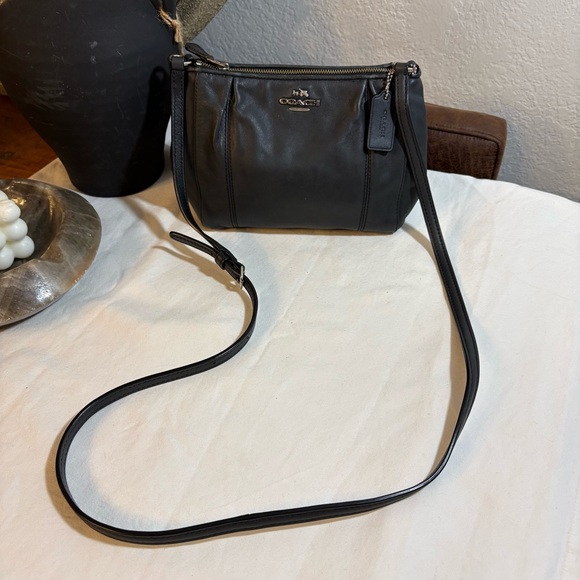 COACH Black Leather Crossbody Bag Preloved - Picture 13 of 15